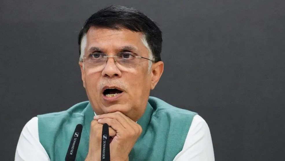 Assam police reached  pawan khera house