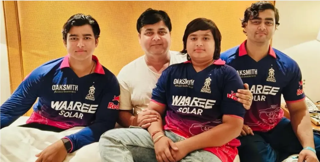 Vaibhav Sooryavanshi shared an emotional moment with his father Sanjiv and brothers