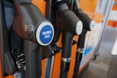E20 Fuel Users Get Relief as PIB Rejects Viral Insurance Claim Rumours