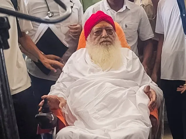 ‘ଆମେ ଏବେ  ଜାମିନ୍ ଦେଇପାରିବୁନି,ଆଶାରାମଙ୍କୁ ସୁପ୍ରିମକୋର୍ଟରୁ ଝଟକା