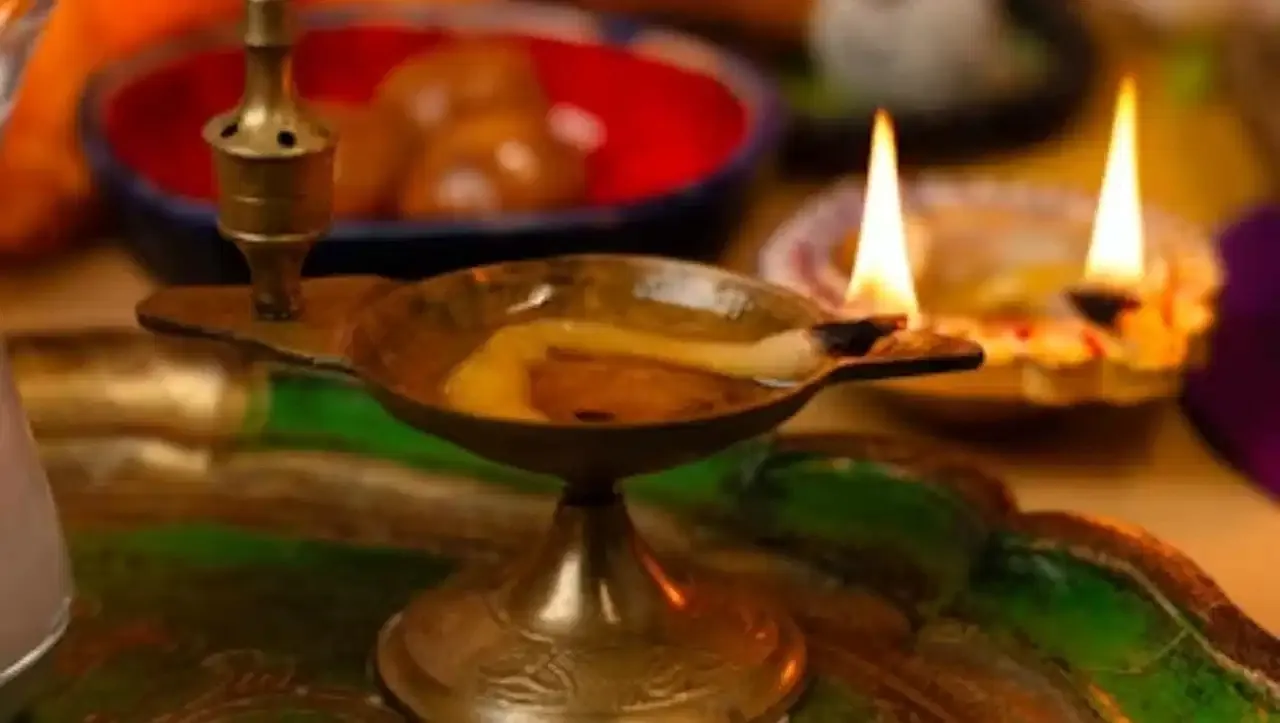 Yogini Ekadashi 2026: ସନ୍ଧ୍ୟାରେ ଘରର ଏହି ୫ଟି ସ୍ଥାନରେ ଜାଳନ୍ତୁ ଦୀପ; ବର୍ଷିବ ମା’ ଲକ୍ଷ୍ମୀଙ୍କ ଅପାର କୃପା