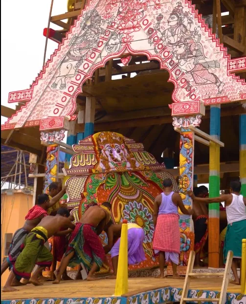Rath Khala Update: ସିଂହାସନ ପଛକୁ ରହିଲା ‘ପ୍ରଭା’, ରଥର କନା ପଡ଼ିବା କାର୍ଯ୍ୟ ଜାରି