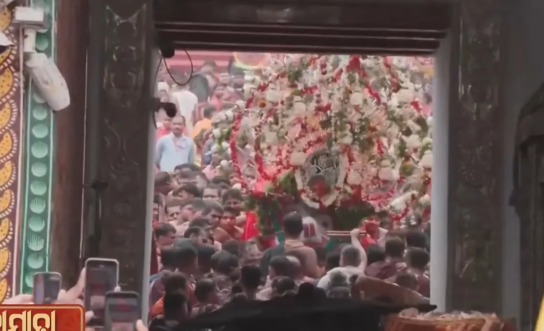 Ratha yatra 2026 : ବିଶ୍ଵନିୟନ୍ତାଙ୍କ ଘୋଷଯାତ୍ରାର ଆକର୍ଷଣୀୟ ପରମ୍ପରା ପହଣ୍ଡି ବିଜେ ଆରମ୍ଭ, ରଥରେ ବିଜେ ହେବେ ଠାକୁରେ