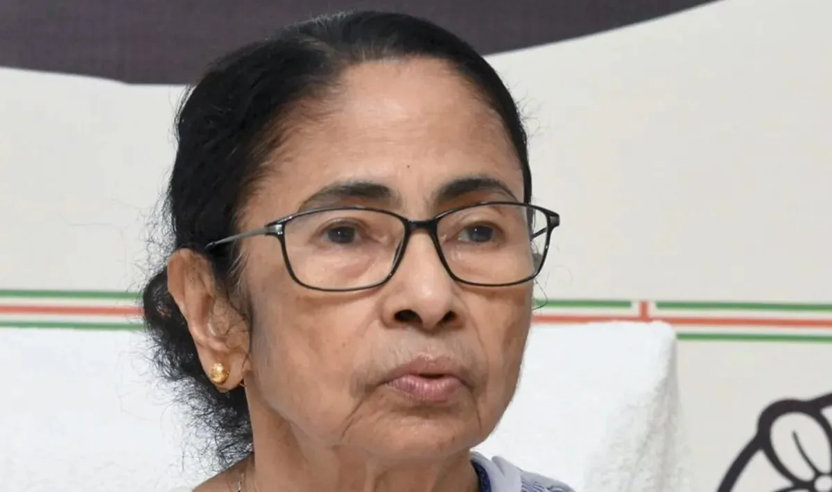 ‘ଯିଏ ଯିବାକୁ ଚାହୁଁଛ ବ୍ୟାଗ-ବସ୍ତାନୀ ଧରି ଚାଲିଯାଅ, ମୋ ଦଳକୁ ଅପବିତ୍ର କରନି’ କୋୟଲଙ୍କ ଇସ୍ତଫା ପରେ ବର୍ଷିଲେ ମମତା...