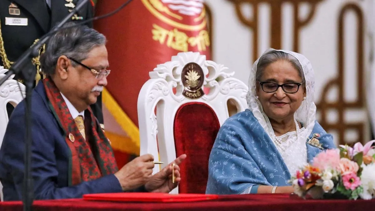ବାଂଲାଦେଶ ରାଷ୍ଟ୍ରପତିଙ୍କୁ ଫସାଇ ଦେଲାକି ଶେଖ୍ ହସିନାଙ୍କ ସହ ଗୁପ୍ତ ଫୋନ କଲ୍ ? ସାମ୍ନାକୁ ଆସିଲା ଇସ୍ତଫାର କାରଣ…