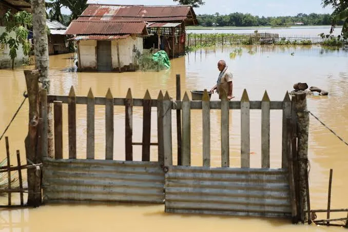 Flood: ଆସାମରେ ବନ୍ୟା ସ୍ଥିତି ଗମ୍ଭୀର ; ୨୪ ଘଣ୍ଟା ୧୪ ଜଣଙ୍କର ଗଲା ଜୀବନ, ୭ ଲକ୍ଷରୁ ଅଧିକ ପ୍ରଭାବିତ