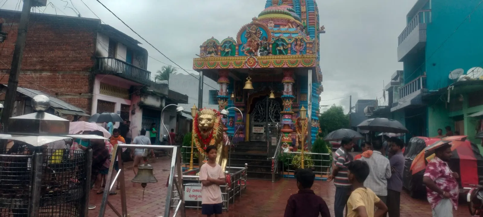 ଗାଲେରୀ ଦଣ୍ଡକାଳୀ ମନ୍ଦିରରେ କଳାକନା ବୁଲାଇଲେ ଦୁର୍ବୃତ୍ତ, ଲୁଟିନେଲେ ୫୦୦ ଗ୍ରାମ ସୁନା ଓ ୧୨ କିଲୋ ରୂପା ଅଳଙ୍କାର