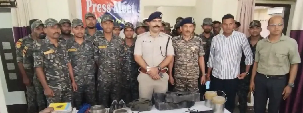Maoist Dump Busted in Nuapada: ମାଓ ଡମ୍ପ ଠାବ, ନୂଆପଡ଼ା ପାଟଧରା ଜଙ୍ଗଲରୁ ବିପୁଳ ମାରଣାସ୍ତ୍ର ଓ ଟିଫିନ ବୋମା ଜବତ